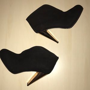 H&M gold chunk holiday heel black bootie 6